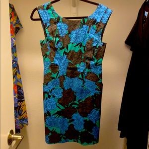 Adorable structured cotton floral dress